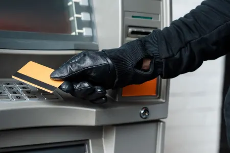 “Araz” supermarketdə çalışan xanım işçilərə qarşı CİNAYƏT