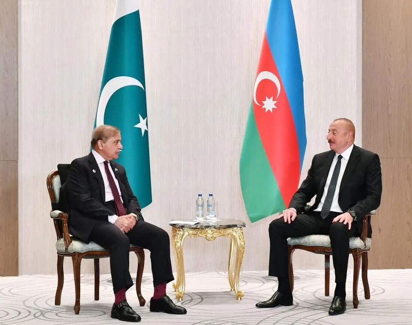 İlham Əliyev Pakistanın Baş naziri ilə görüşdü - FOTO - YENİLƏNİB