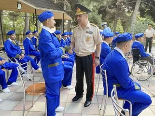 Zakir Həsənov yaralı hərbçilərlə görüşdü