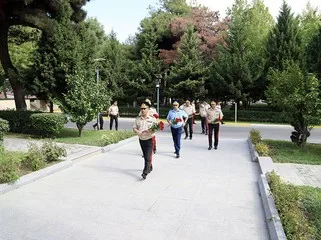 Zakir Həsənov yaralı hərbçilərlə görüşdü