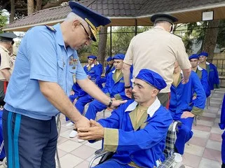 Zakir Həsənov yaralı hərbçilərlə görüşdü