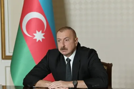 İlham Əliyev Laçında Azərbaycan Bayrağını ucaltdı