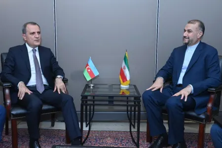 Azərbaycan və İran XİN başçılarının görüşü oldu