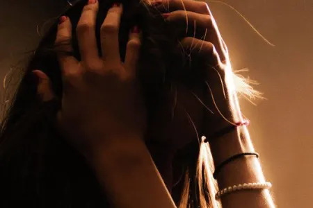 Polisə müraciət edən 23 yaşlı qız: "Mənimlə zorla cinsi əlaqədə oldu"