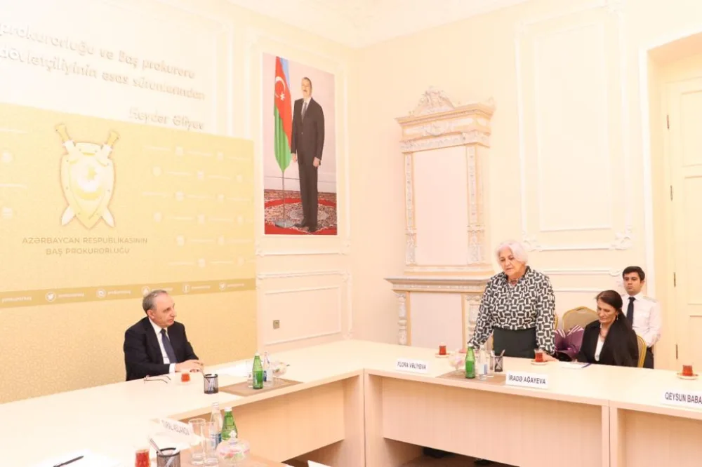Baş prokuror şəhid olan prokurorluq işçilərinin ailə üzvləri ilə görüşdü