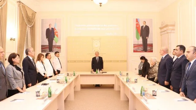 Baş prokuror şəhid olan prokurorluq işçilərinin ailə üzvləri ilə görüşdü
