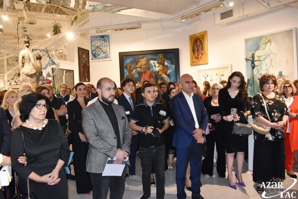 Müasir İncəsənət Muzeyində “Rənglərin sirri” adlı sərgi açılıb - FOTO