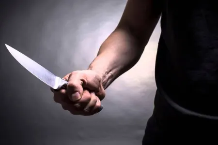 Kürdəmirdə DƏHŞƏT - Ər arvadına 20 bıçaq vurdu