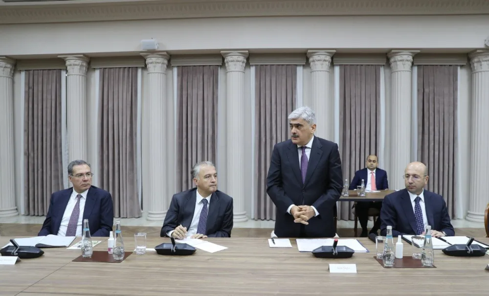 Bakıda nəqliyyat sahəsinin vəziyyətinə dair müşavirə keçirildi