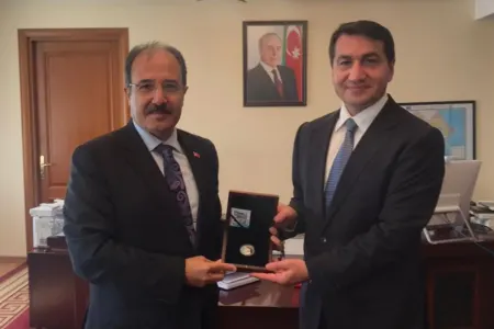 Türkiyənin Azərbaycandakı səfiri Hikmət Hacıyevlə görüşdü