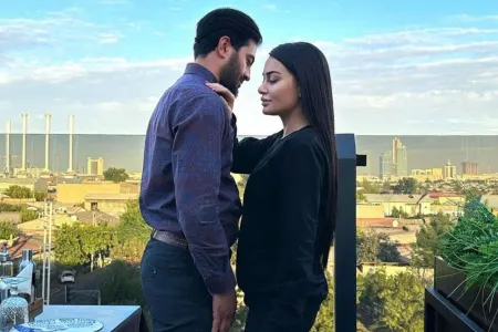 Zeynəb Həsəni özbək iş adamı sevgilisi ilə - FOTO
