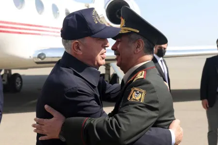 Hulusi Akar Azərbaycana gəlib