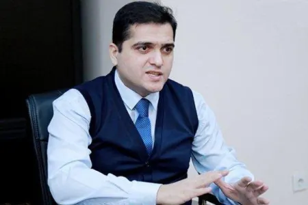 Elxan Şahinoğlu: "Vardanyan Qarabağ ermənilərinə Rusiya pasportları paylaya bilər"