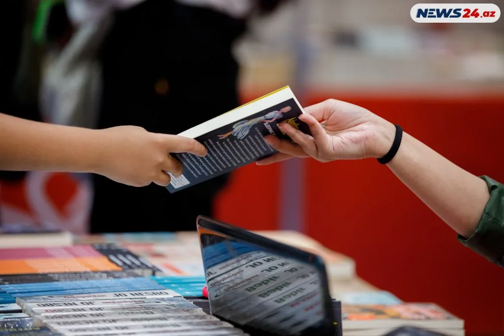 8-ci Bakı Beynəlxalq Kitab Sərgisinin açılışı oldu - -FOTOREPORTAJ