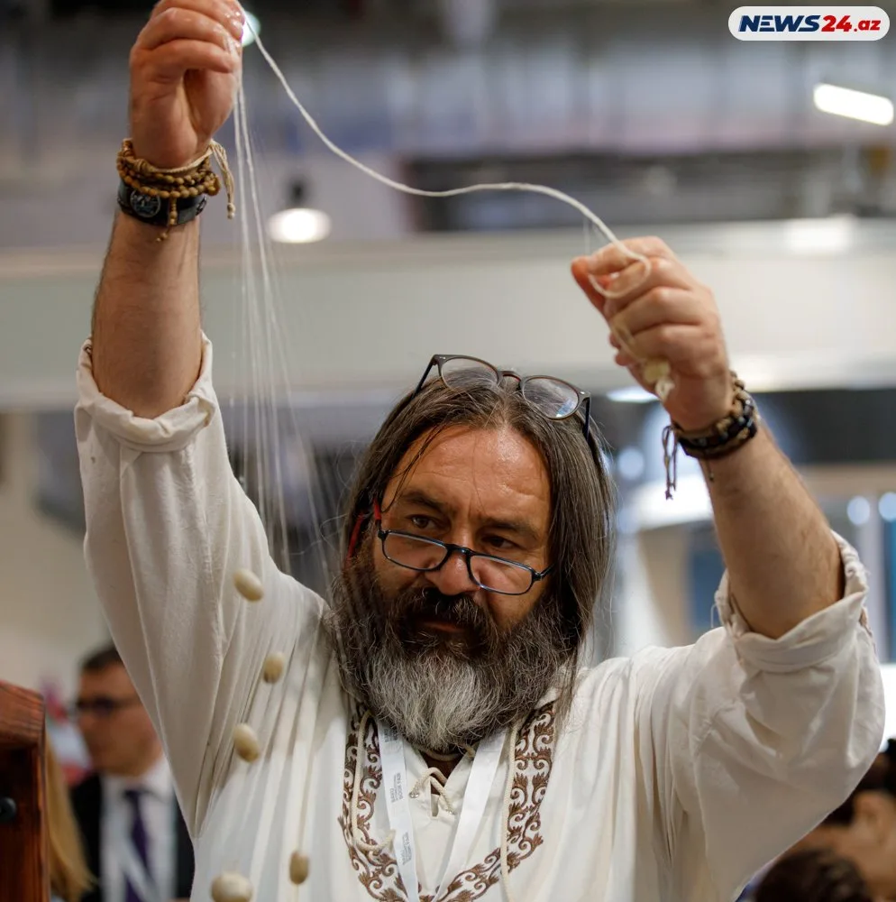 8-ci Bakı Beynəlxalq Kitab Sərgisinin açılışı oldu - -FOTOREPORTAJ