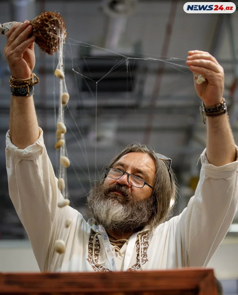 8-ci Bakı Beynəlxalq Kitab Sərgisinin açılışı oldu - -FOTOREPORTAJ