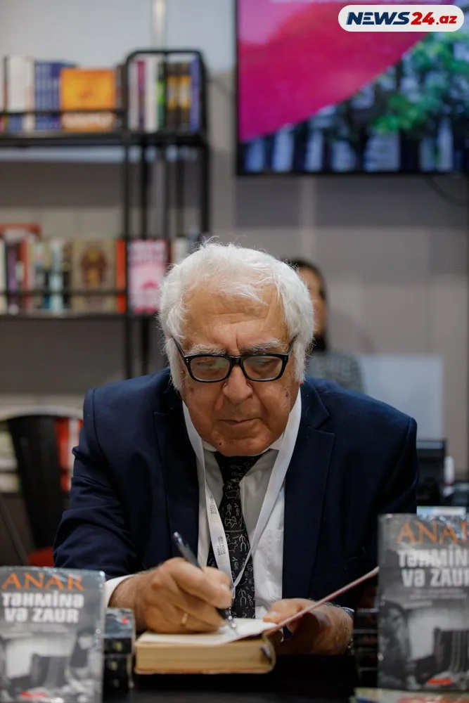 8-ci Bakı Beynəlxalq Kitab Sərgisinin açılışı oldu - -FOTOREPORTAJ