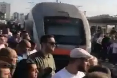 Bakı Dəmir Yolu Vağzalında insident - VİDEO