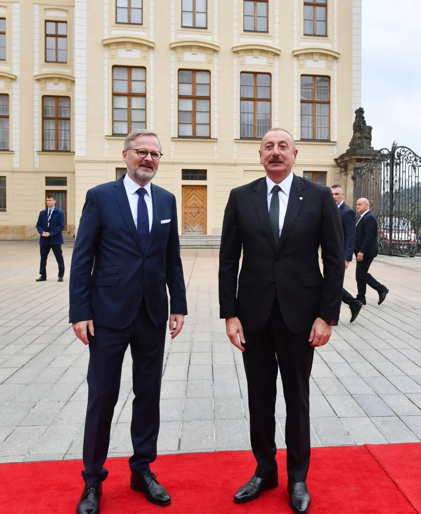 İlham Əliyev Praqada iclasda iştirak edib - YENİLƏNİB