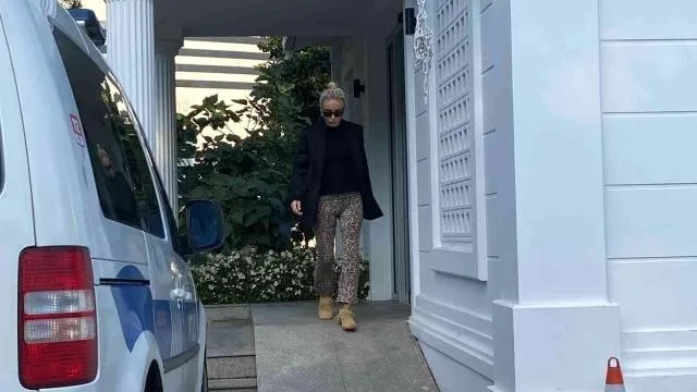 Ev dustaqlığına buraxılan Gülşən ilk dəfə görüntüləndi - FOTO