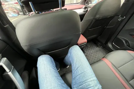 İşlədiyi yerdən zorla maşına oturdub boş həyətə apardılar – - Bakıda şok hadisə