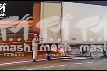 Krım körpüsündə partladılan yük maşını hadisədən əvvəl - VİDEO