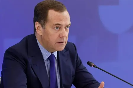 Ukrayna Medvedevi və Zaxarovanı axtarışa verdi