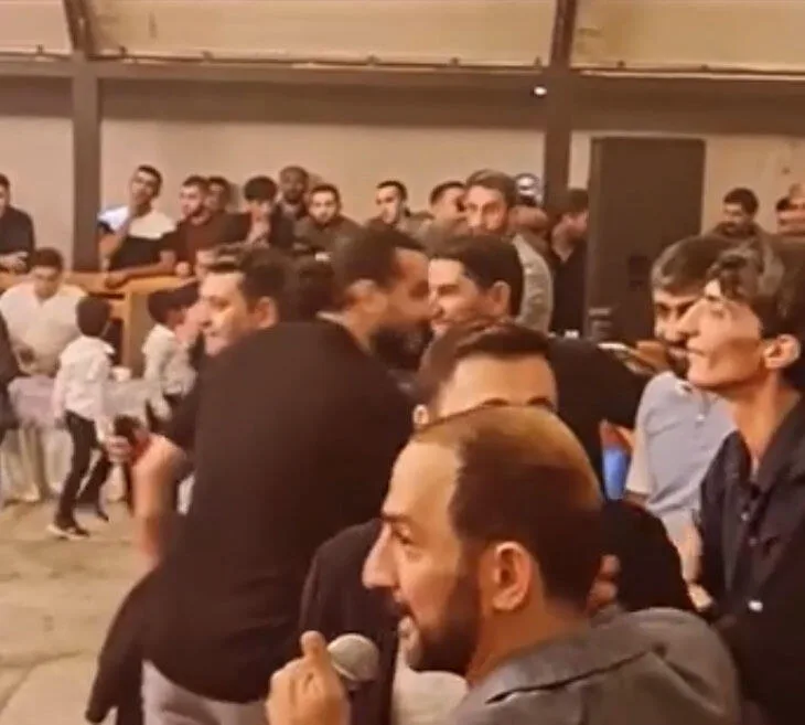 Pərviz Bülbülə illər sonra başındakı PARİKİ ÇIXARDI: Toya bu vəziyyətdə gəldi - VİDEO - FOTO