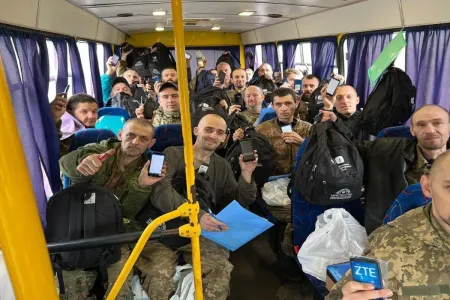 Ukrayna 32 hərbçisini əsirlikdən azad etdi