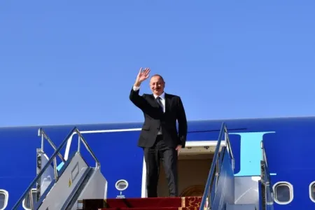 Prezident Qazaxıstana getdi