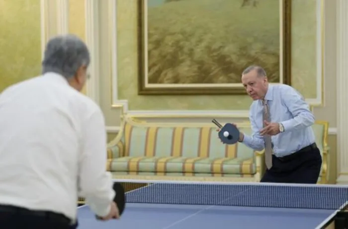 Ərdoğan Qazaxıstan prezidenti ilə stolüstü tennis oynadı - FOTO