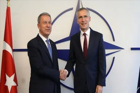 Hulusi Akar Stoltenberqlə görüşüb