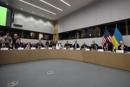 Hulusi Akar Ukrayna Müdafiə Təmas Qrupunun iclasında iştirak edib