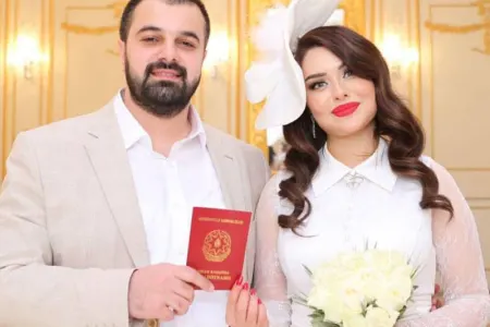 Mina BOŞANMASINDAN DANIŞDI: - "Dedi ki, nə evim var, nə də sənə baxacaq pulum" - VİDEO
