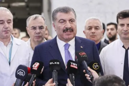 Türkiyənin səhiyyə naziri: Mədən işçilərindən beşinin vəziyyəti ağırdır