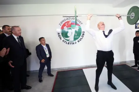 İlham Əliyev Zəngilanda ştanq qaldırdı - FOTO