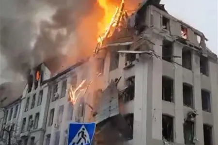 Xarkov raket atəşinə tutulub, 6 nəfər yaralanıb