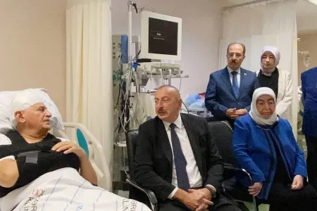 Prezident xəstəxanada Binəli Yıldırıma - baş çəkdi - FOTO