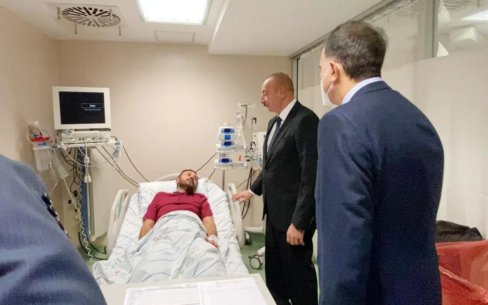 Prezident xəstəxanada Binəli Yıldırıma - baş çəkdi - FOTO