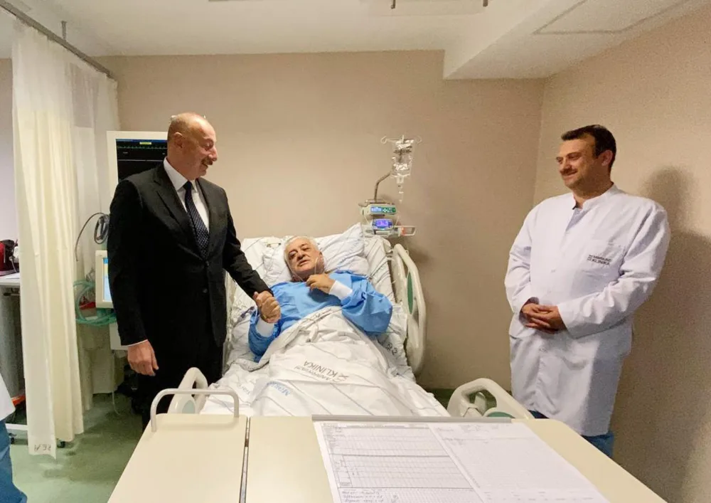 Prezident xəstəxanada Binəli Yıldırıma - baş çəkdi - FOTO