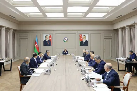 Baş nazir İqtisadi Şuranın iclasını keçirdi