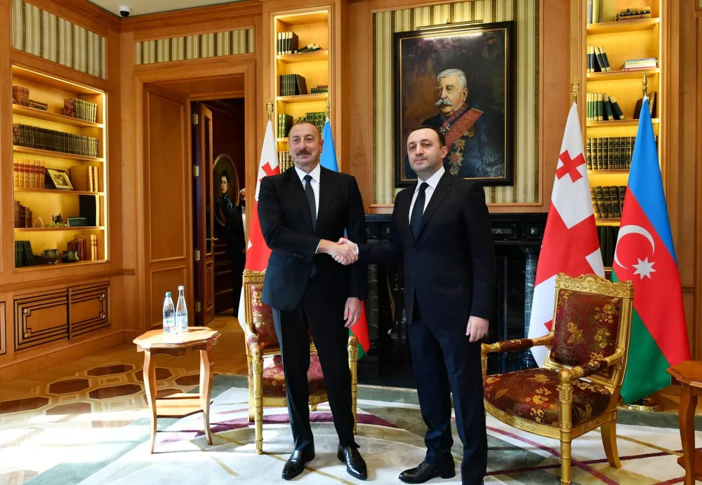 İlham Əliyev Gürcüstanın Baş naziri ilə təkbətək görüşü başladı - YENİLƏNİB