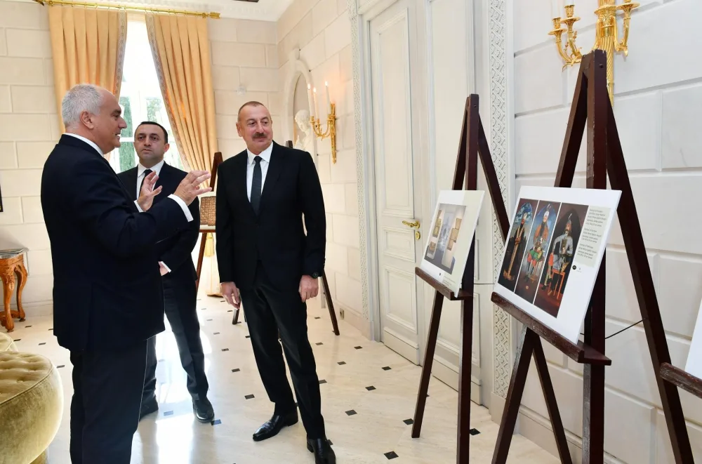 İlham Əliyev və İrakli Qaribaşvili “Qarabağ xanlığının irsi” sərgisi ilə tanış olublar