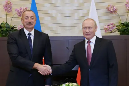 Makronun bicliyi, Əliyevlə Paşinyanın yeni görüşü, Putinin qarşısına qoyulacaq mövzular - TƏHLİL