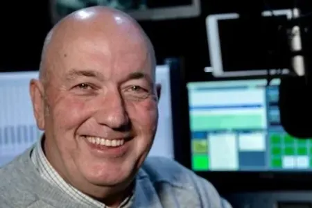 Radio aparıcısı canlı yayımda öldü