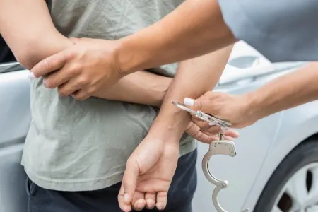 Bakıda tələbə qızlara qarşı əxlaqsızlıq edən - manyak SAXLANILDI