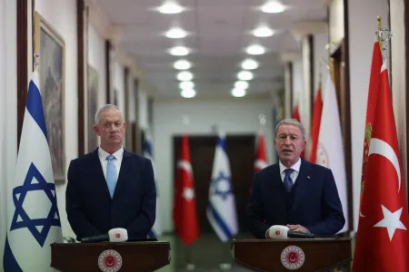 İsrailin müdafiə naziri Türkiyədə səfərdədir