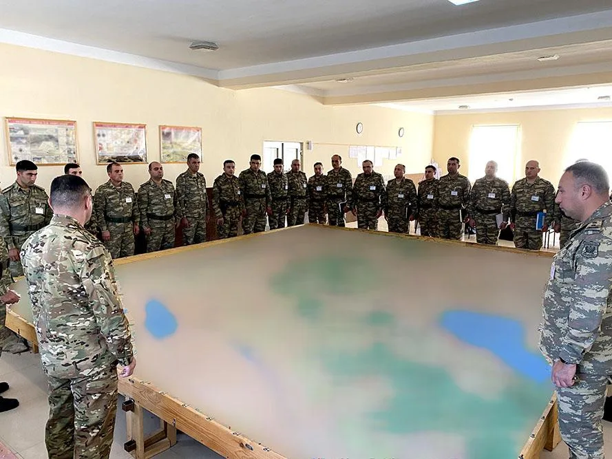 Raket və Artilleriya Qoşunlarında komanda-qərargah təlimi keçirilib