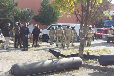 İstanbulda partlayış - Ölən və yaralananlar var