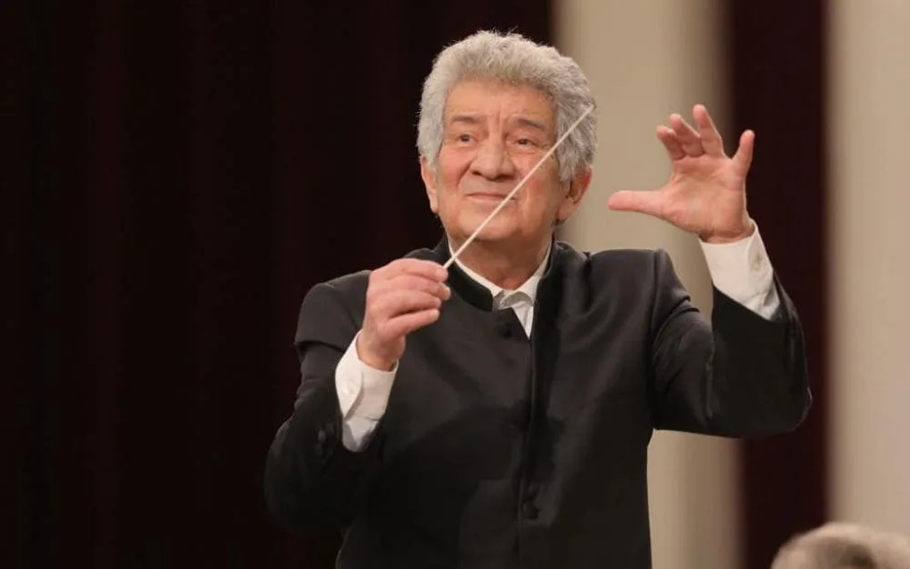 Mehriban Əliyeva dirijor Rauf Abdullayevi təbrik etdi - -FOTO